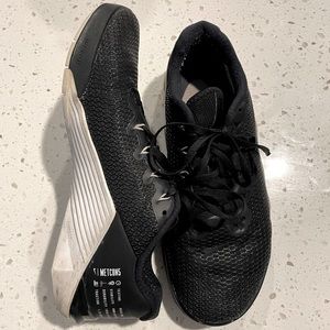 Womens Nike Metcon 5